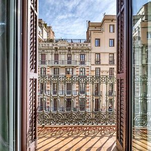 Perfectly Located 4Bed 4Bath Apartment In Eixample